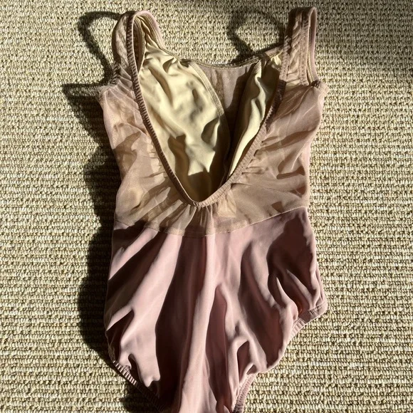LuckyLeo Dart Leotard Blush XS - Picture 2 of 2
